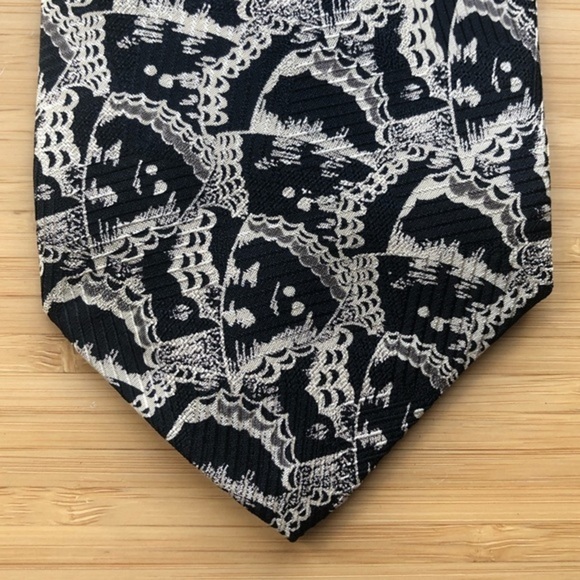 Robert Talbott for Carmel by the Sea silk neck tie - Picture 6 of 6